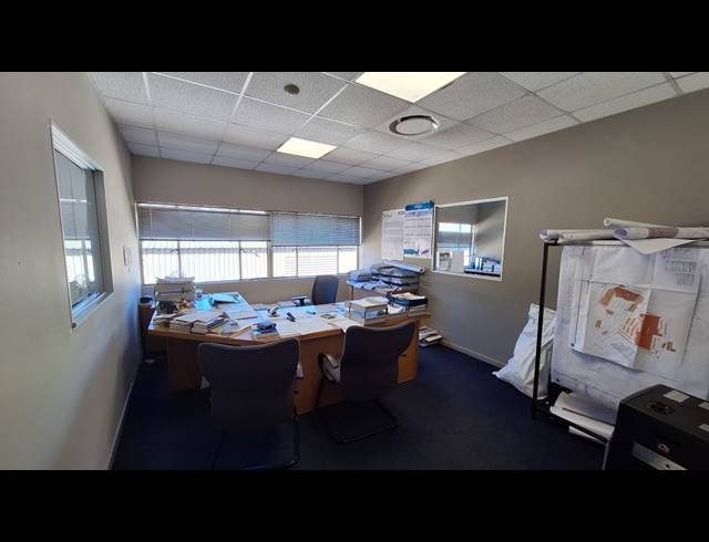 1,038M² WAREHOUSE TO LET IN WYNBERG